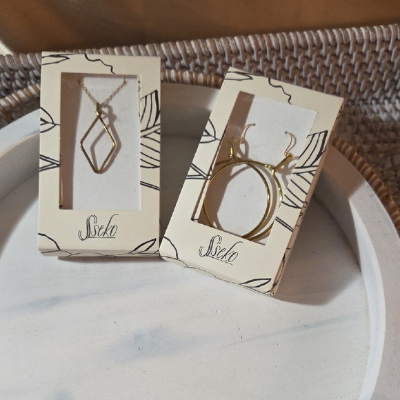 Sseko Jewelry - Sseko Geometric Gold Jewelry Set